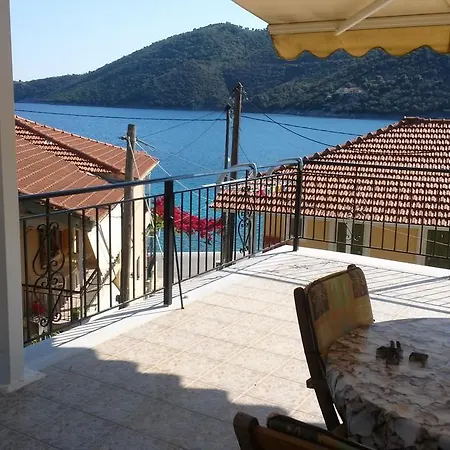 Porto Poros Lägenhet *