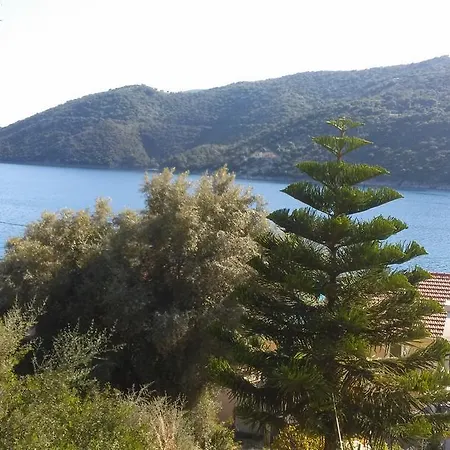 Porto Poros * Mikros Gialos